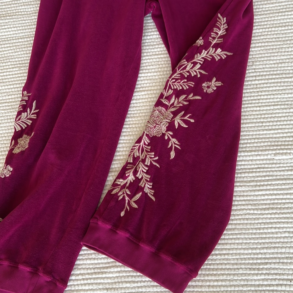 Johnny Was velvet sweatpants with embroidery